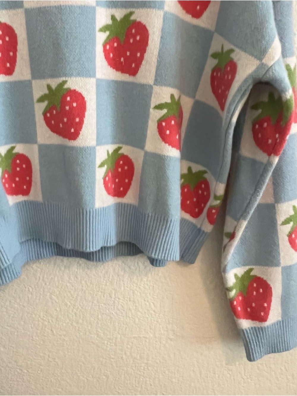 Luna Ivy Blue Checkered Strawberry Sweater Size L - Picture 4 of 7